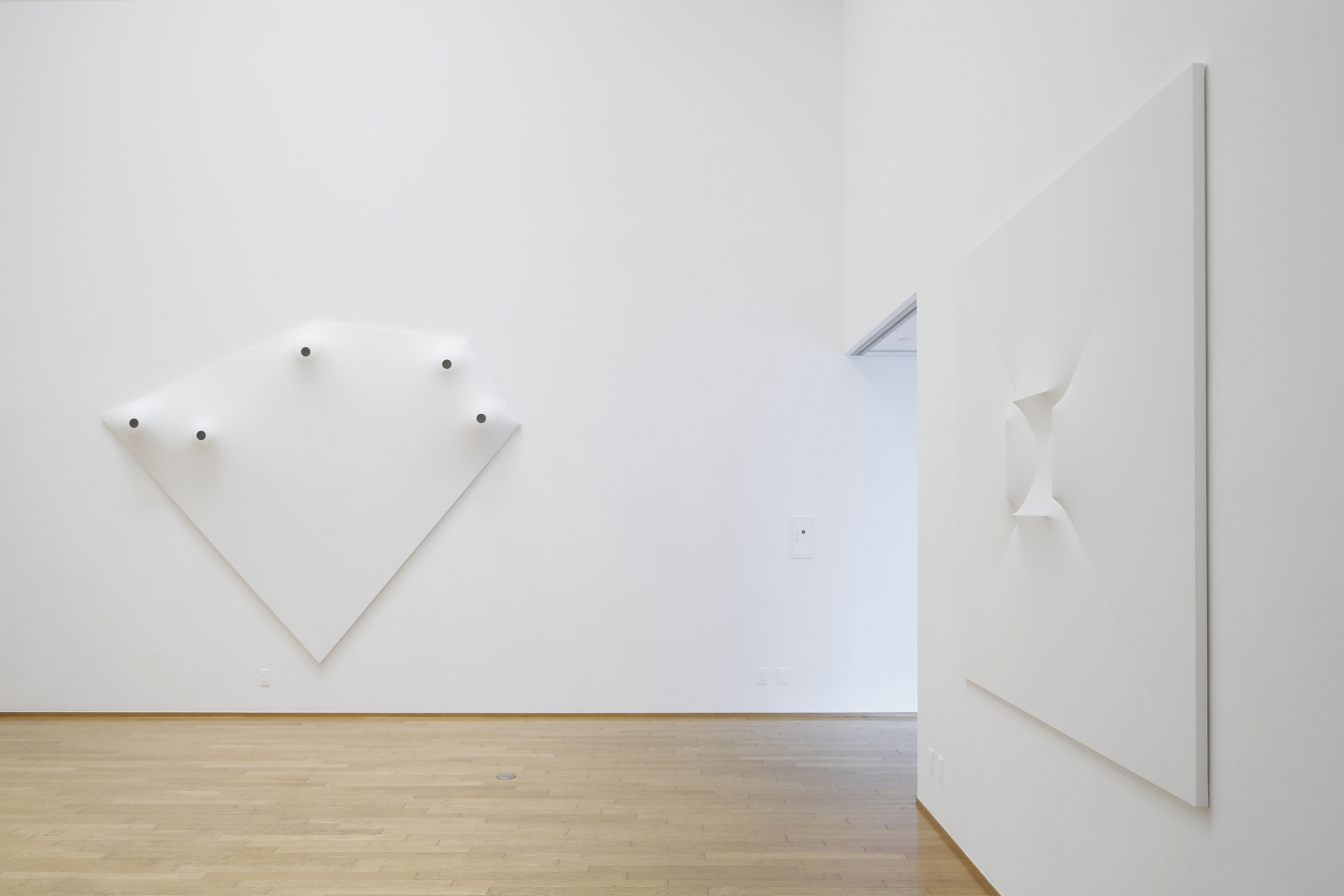 A Reappraisal of Norio Imai’s White, ARTCOURT Gallery, Osaka | Photo: Takeru Koroda